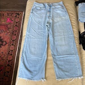 levi’s high loose cutoff jeans